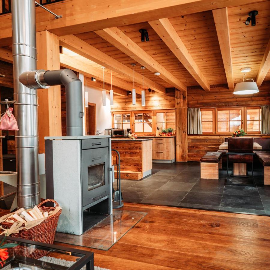 Im Weidach Superior Chalets 洛伊塔施 外观 照片