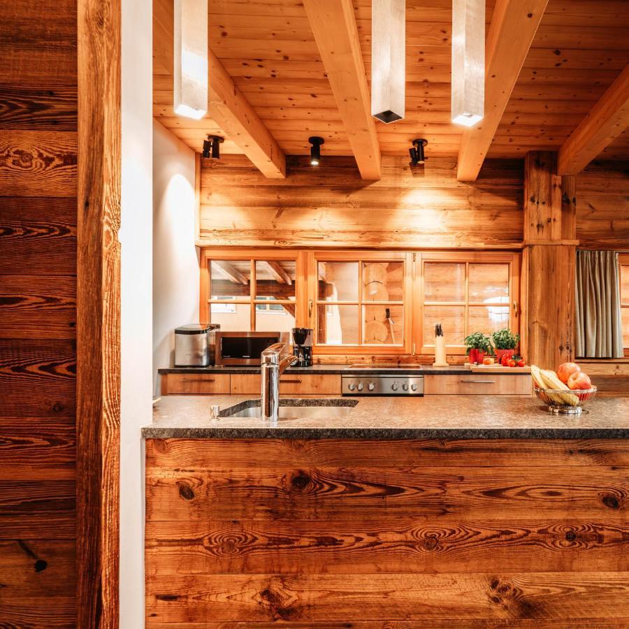 Im Weidach Superior Chalets 洛伊塔施 外观 照片